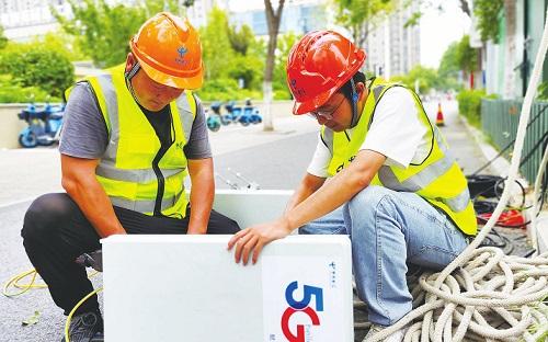 中国电信安徽蚌埠分公司装维人员斗骄阳、战酷暑,奋战在5G网络建设与网络保障第一线